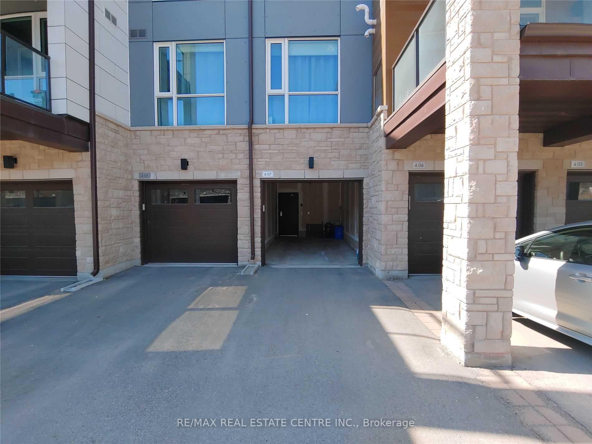2393 Bronte Road Unit 211 photo 1