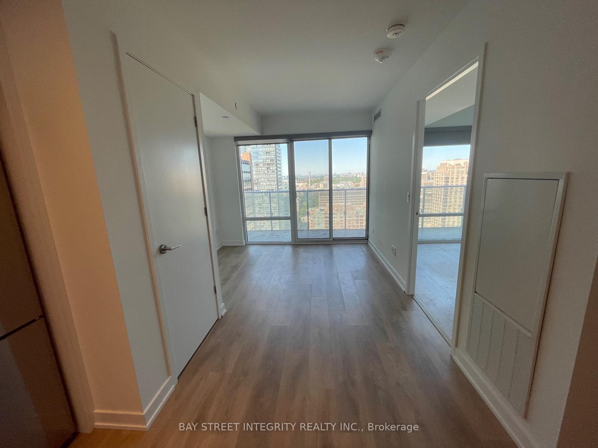 501 Yonge Street Unit 2401 photo 19