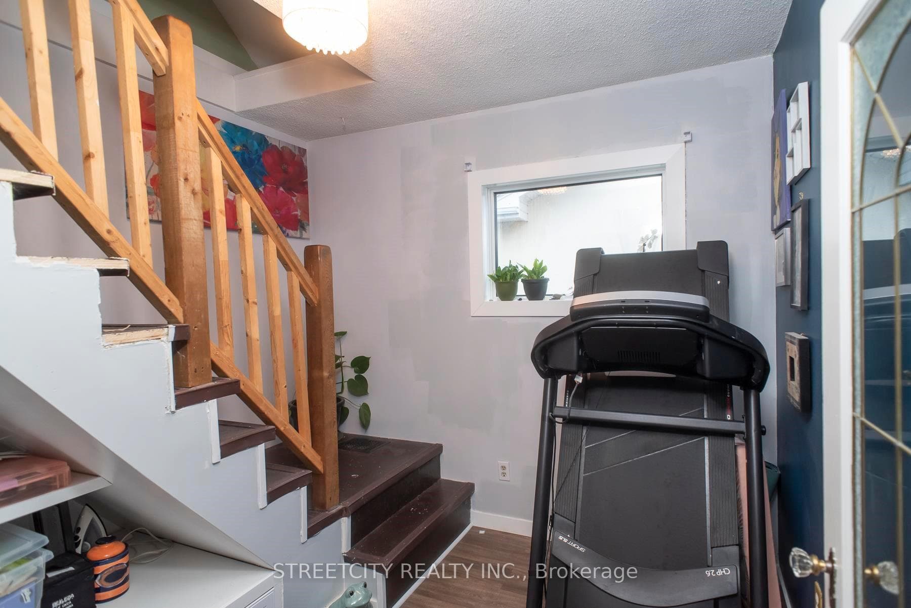 82 Kenogami Avenue photo 18