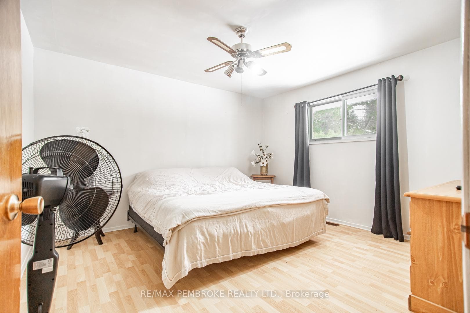 701 Smaglinski Stoppa Parkway photo 11