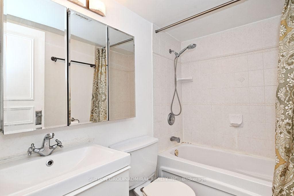 40 Homewood Avenue Unit 2812 photo 29