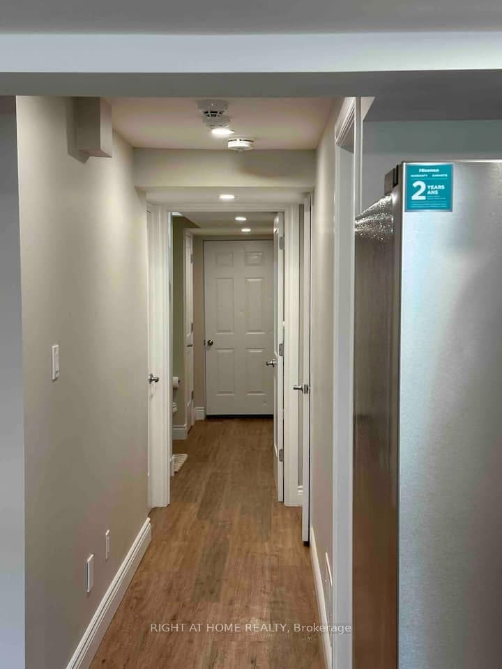 229 Tall Grass Crescent Unit Bsmnt photo 12