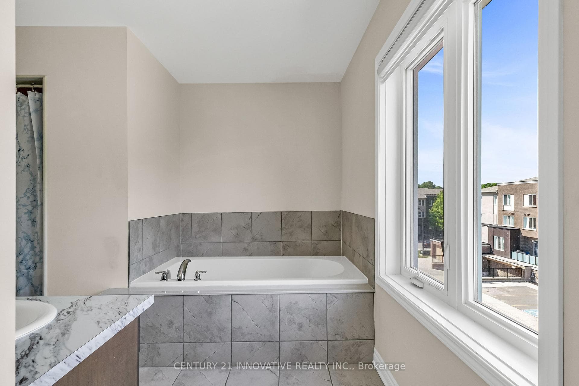 25 Heron Park Place Unit 10 photo 8