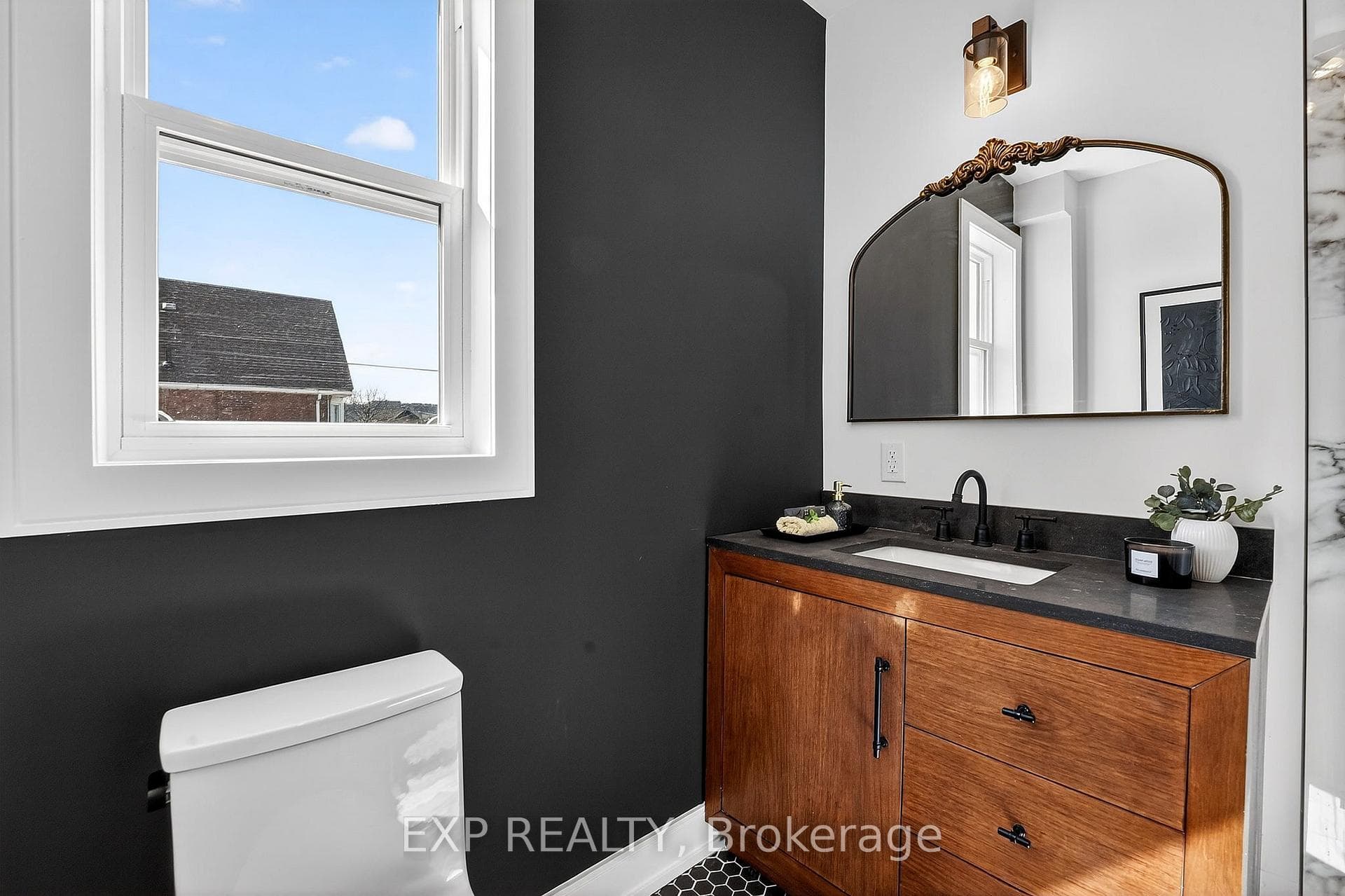 142 Avondale Street photo 28