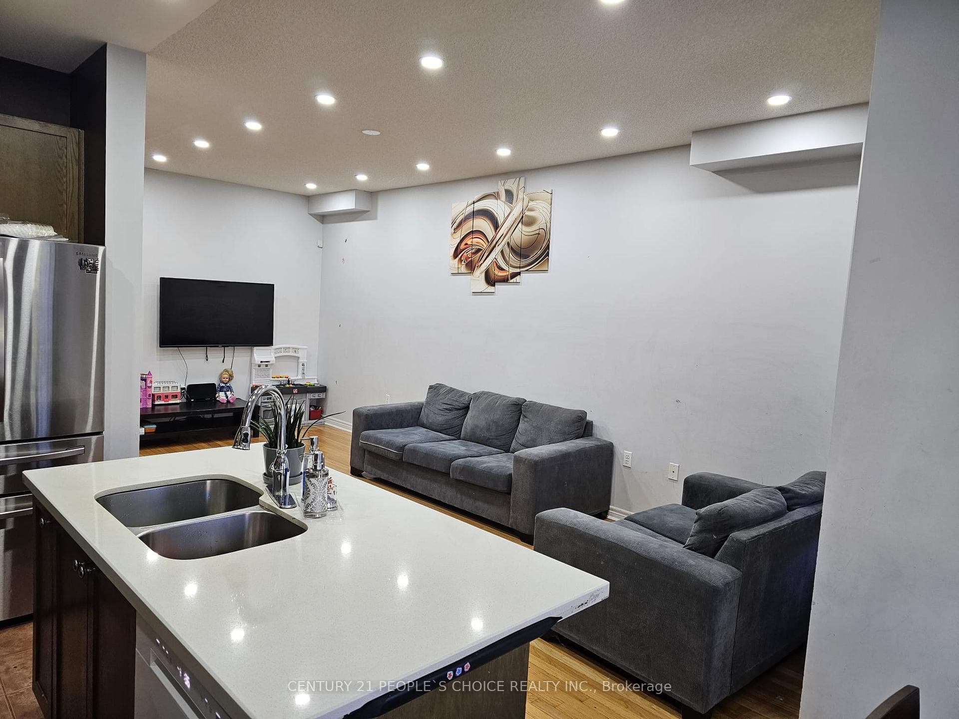 47 Seahorse Avenue Unit Main photo 4