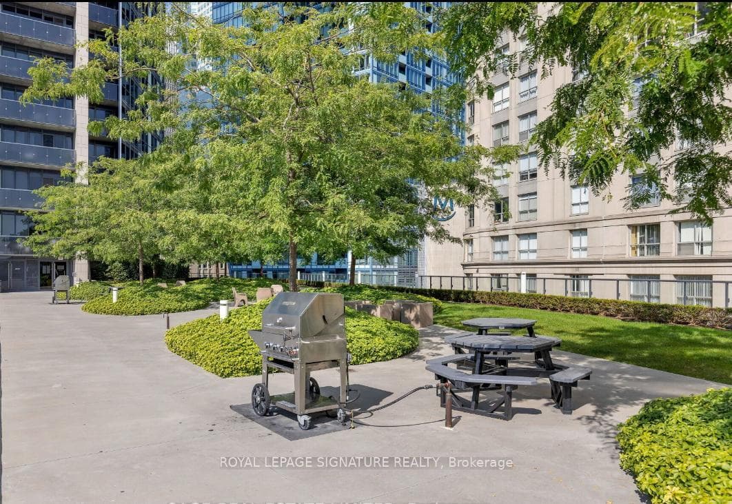 1 The Esplanade N/A Unit 203 photo 20