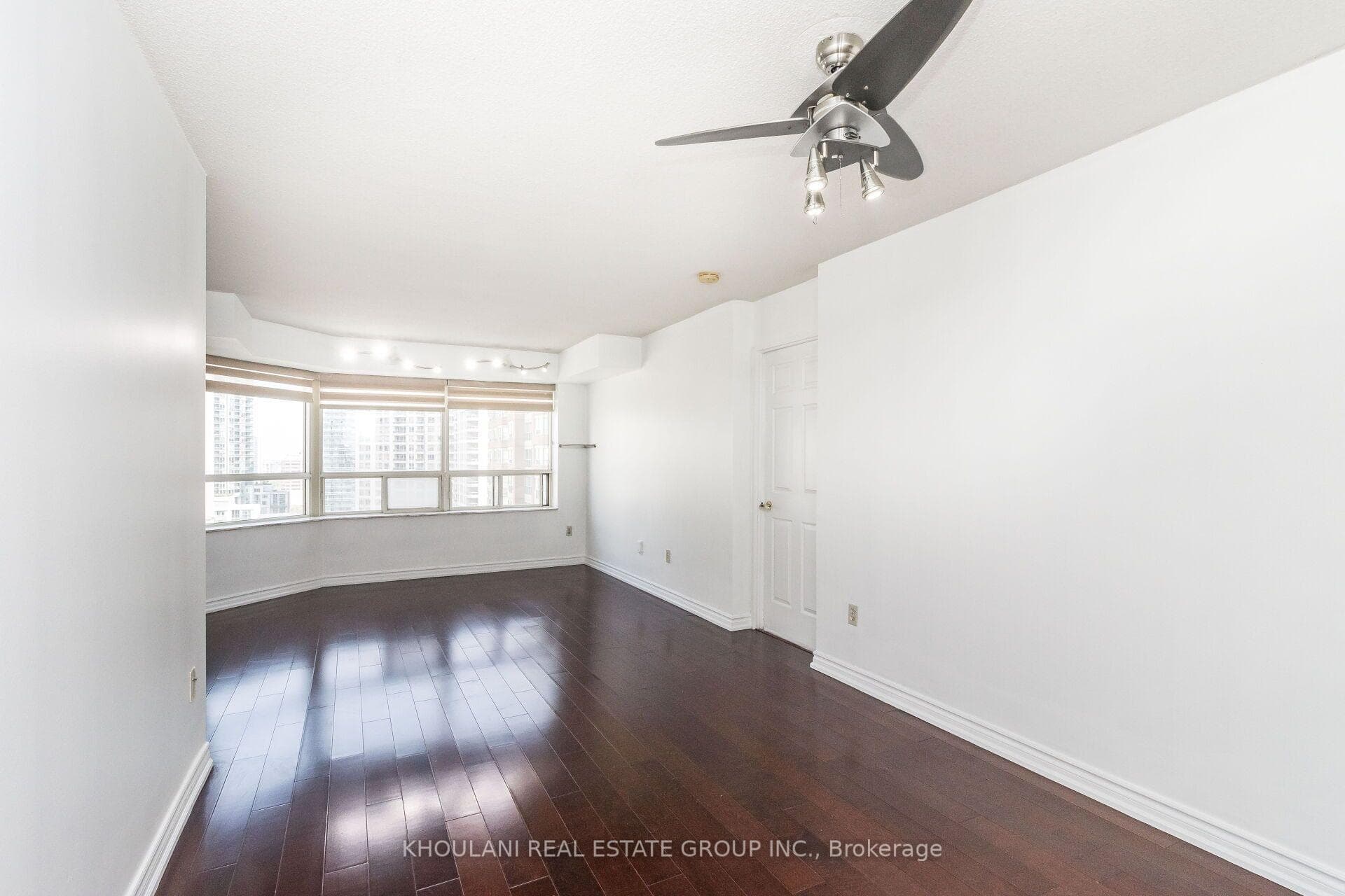 335 Webb Drive Unit 2006 photo 11