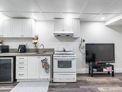47 Hawke Crescent photo 39