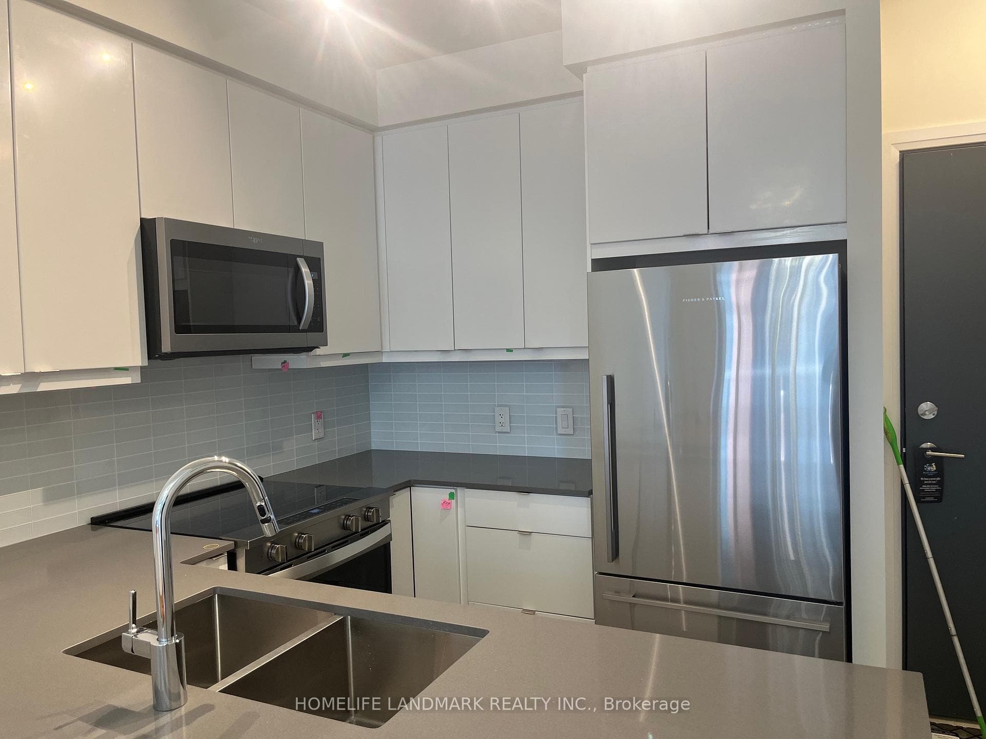 3260 Sheppard Avenue Unit 908 photo 11