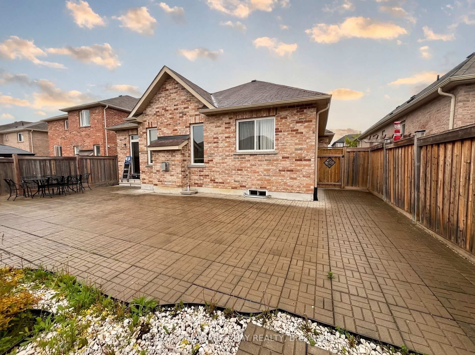 1406 Sheldon Street photo 20