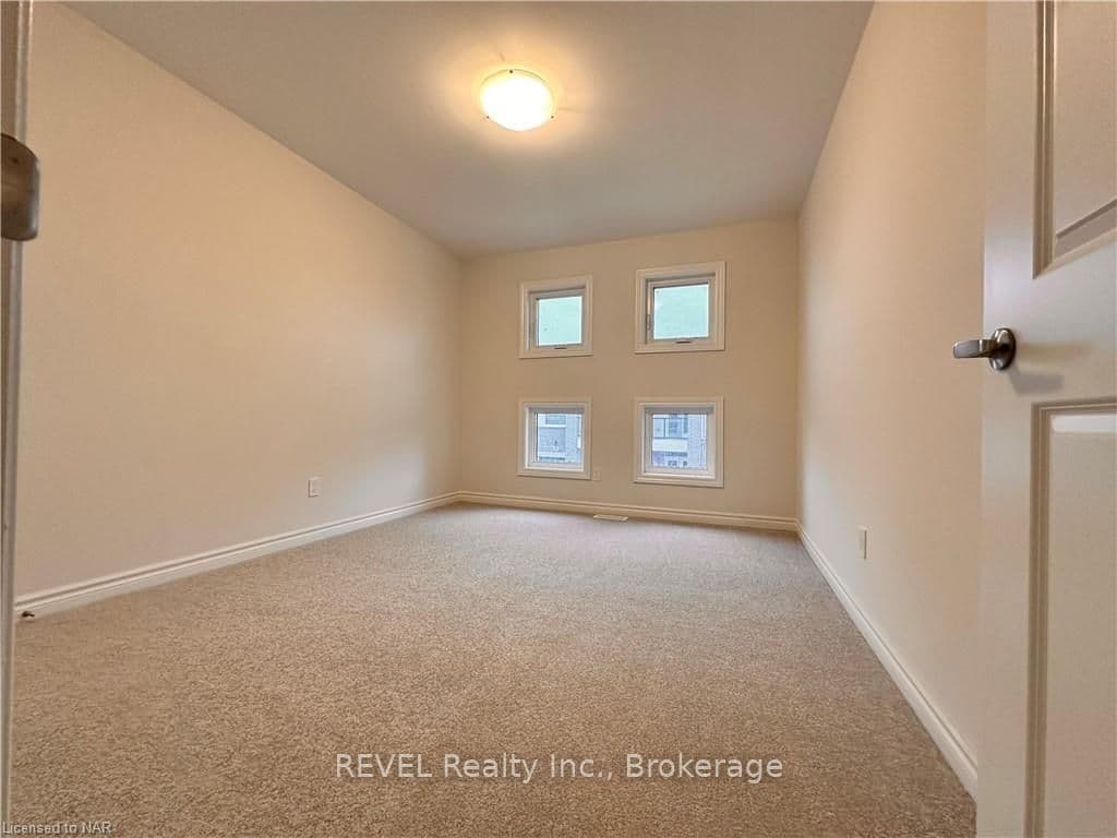 104 RENFREW Trail photo 13