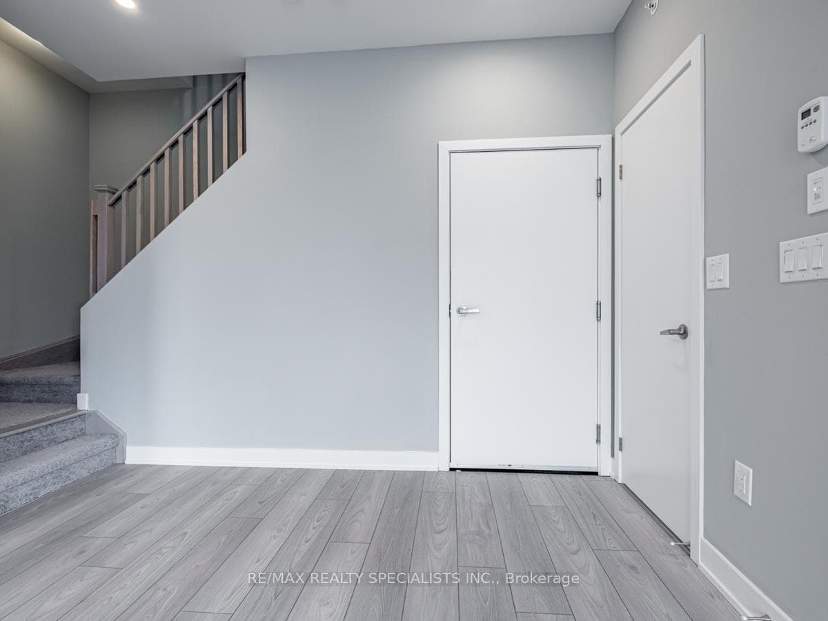 3473 Widdicombe Way Unit 14 photo 5