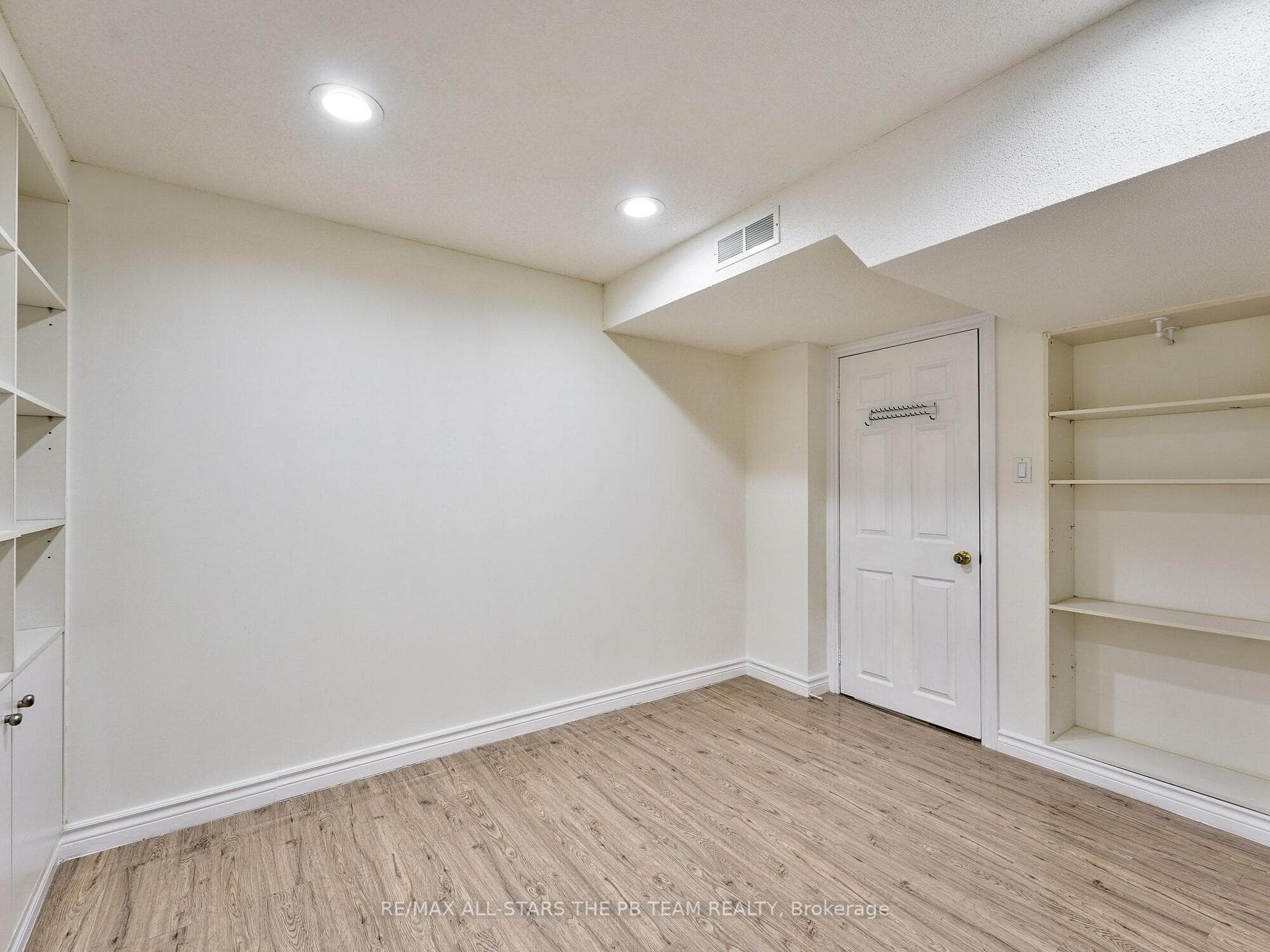 2227 Rodick Road photo 36