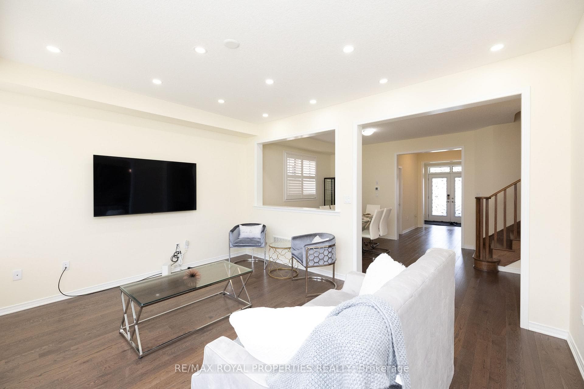 25 Lise Lane photo 8