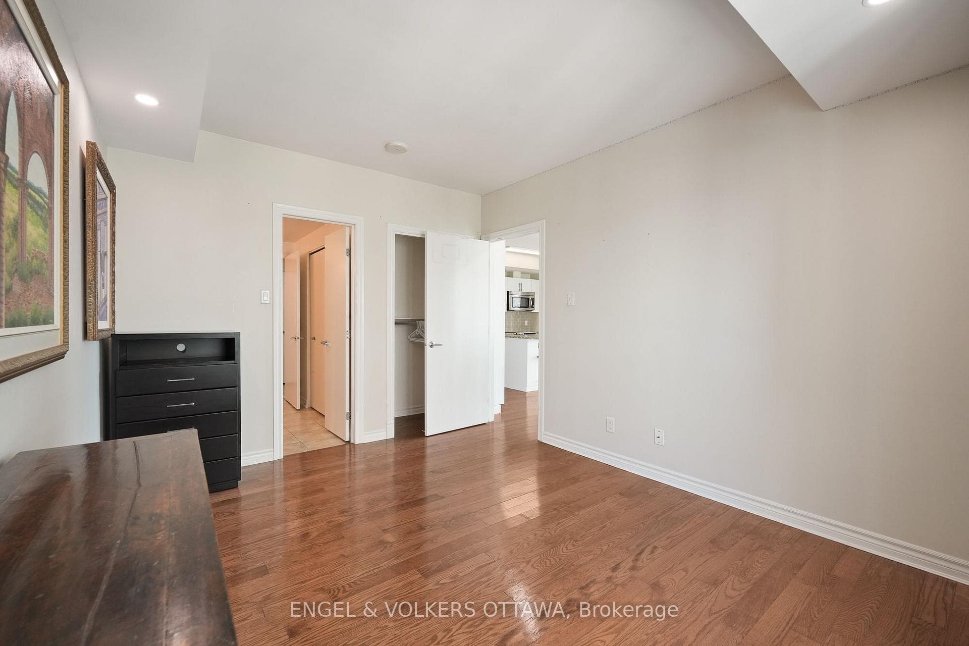 234 Rideau Street Unit 1112 photo 15