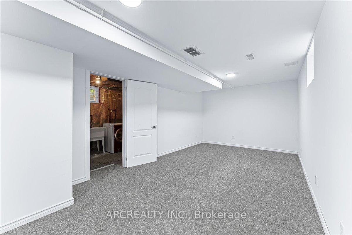 4 CORONATION Parkway photo 33