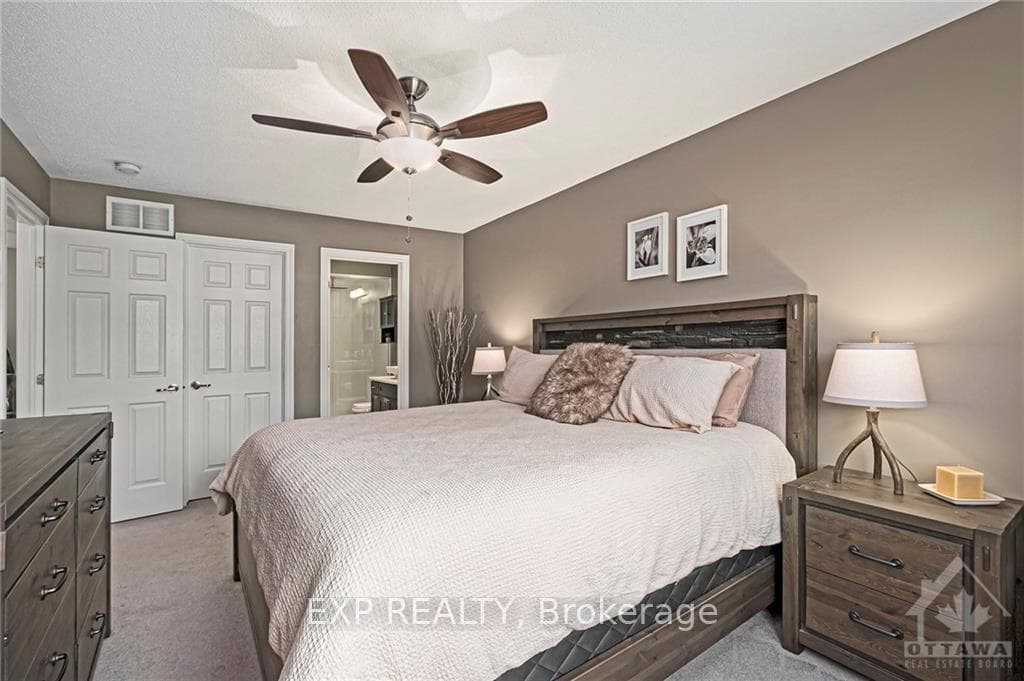 194 CONIFER CREEK Circle photo 16