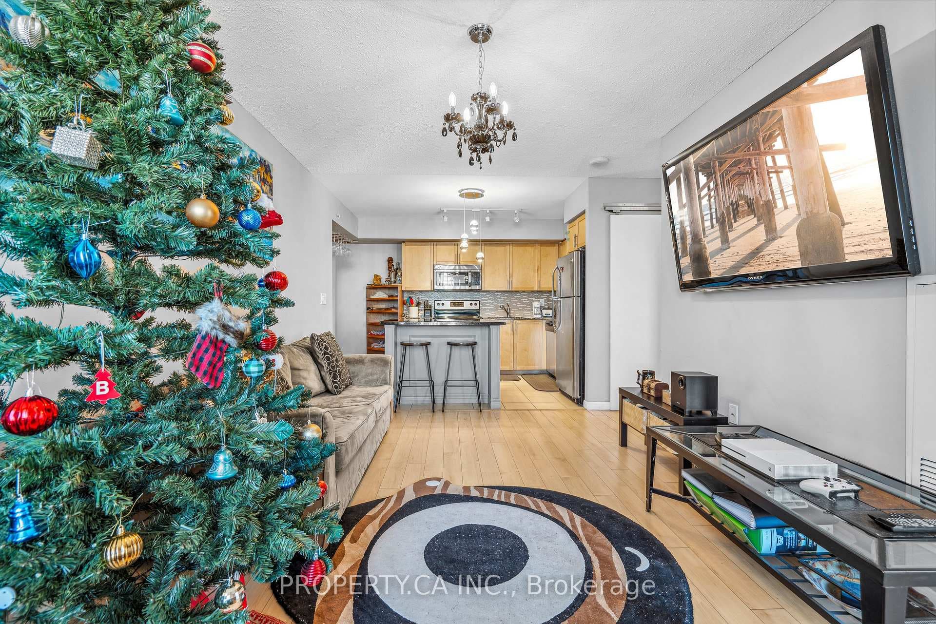 800 Lawrence Avenue Unit 306 photo 6