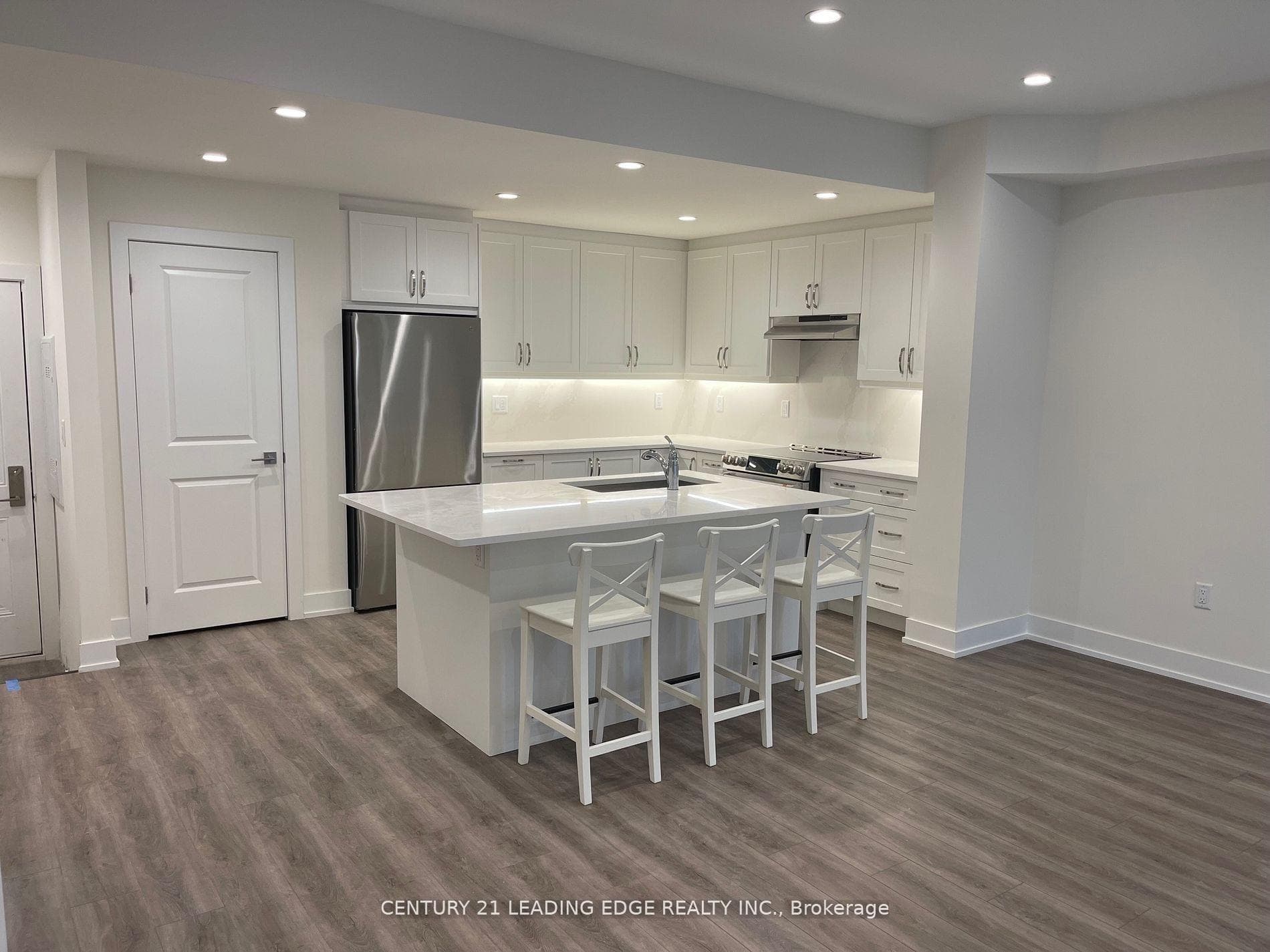 8 Sayers Lane Unit 15 photo 8