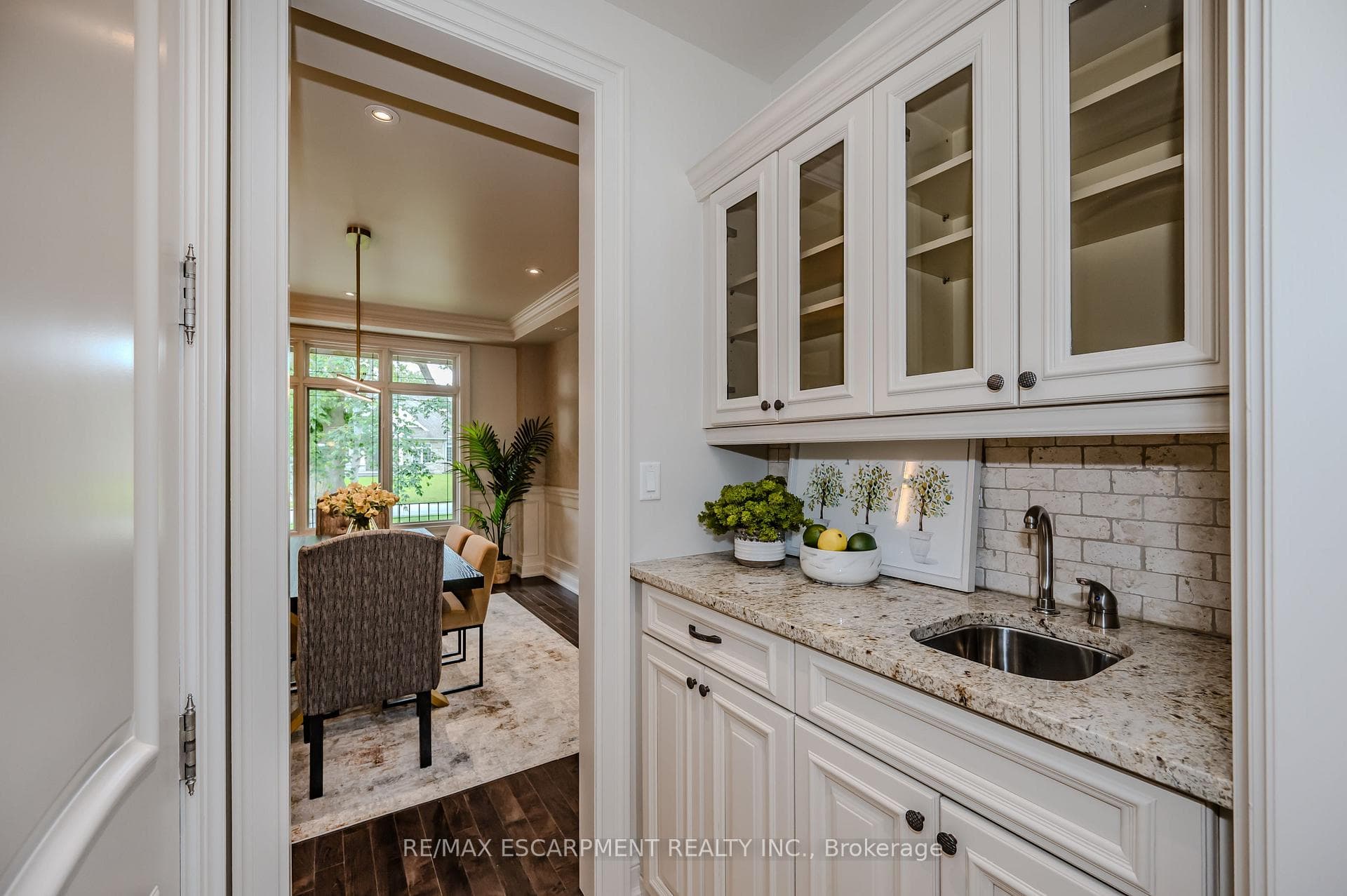 249 Lakeside Avenue photo 15