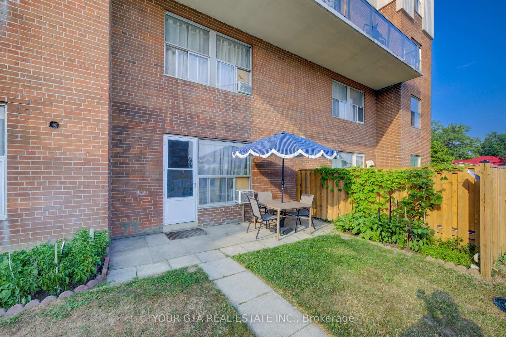 1055 B Forestwood Drive Unit 122 photo 1