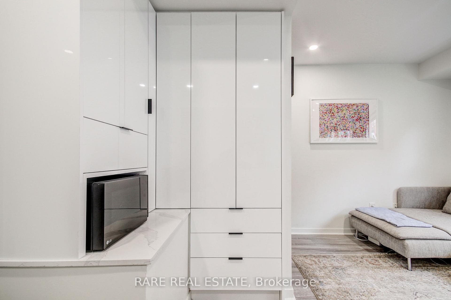 24 Florence Wyle Lane Unit 3 photo 6