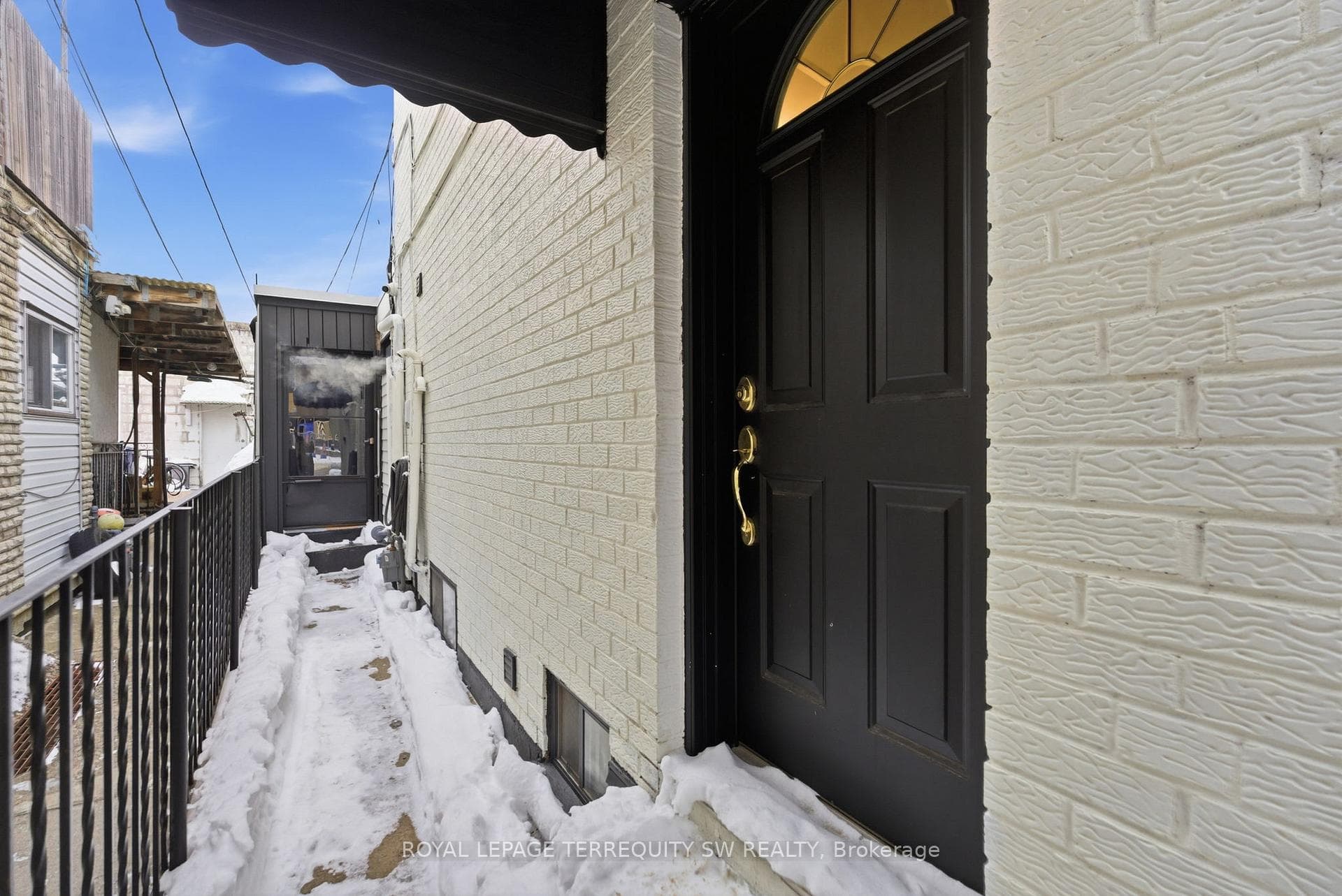 497 Ossington Avenue Unit Bsmt photo 3