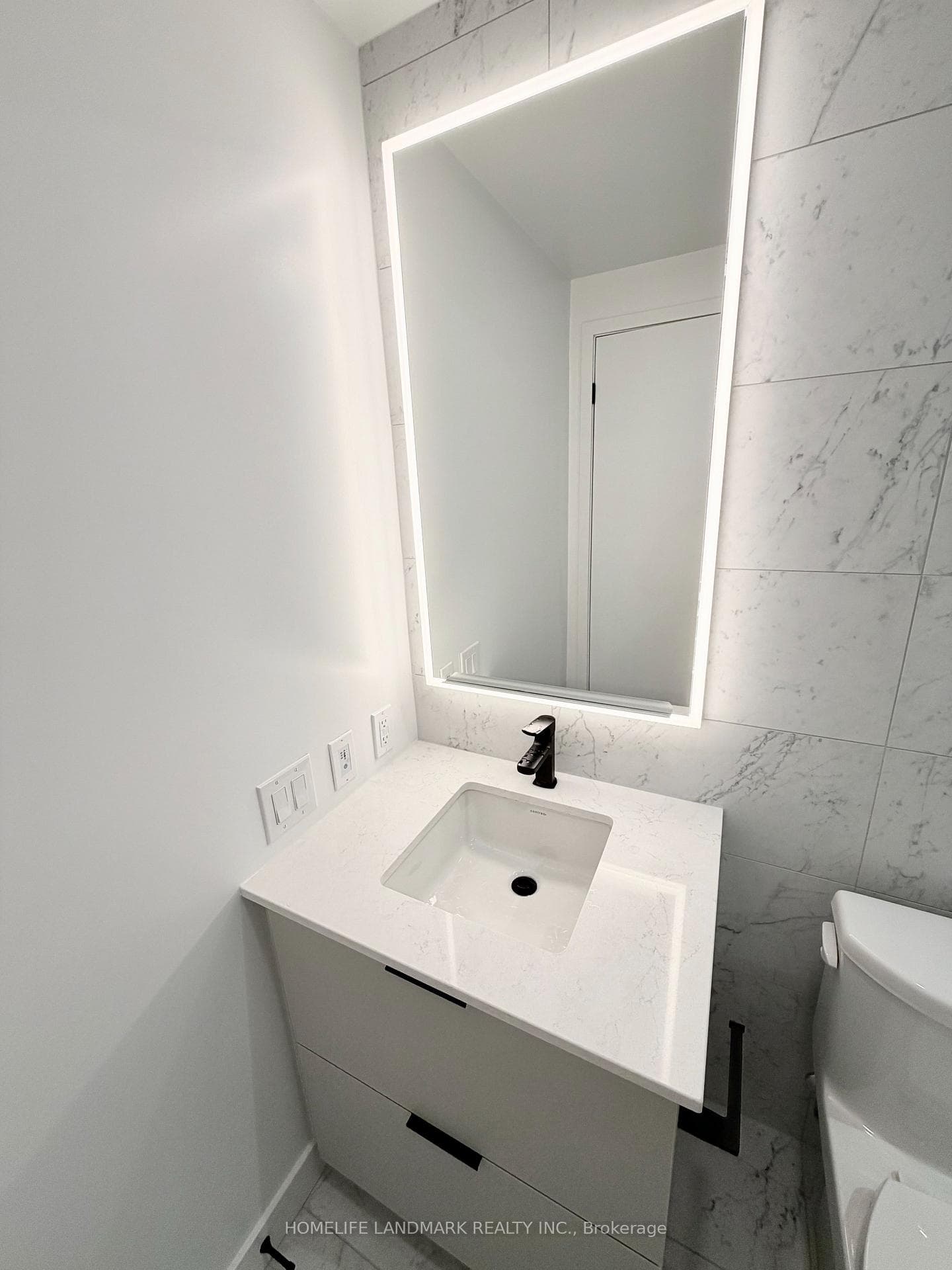 609 SHERBOURNE Street Unit 3801 photo 7