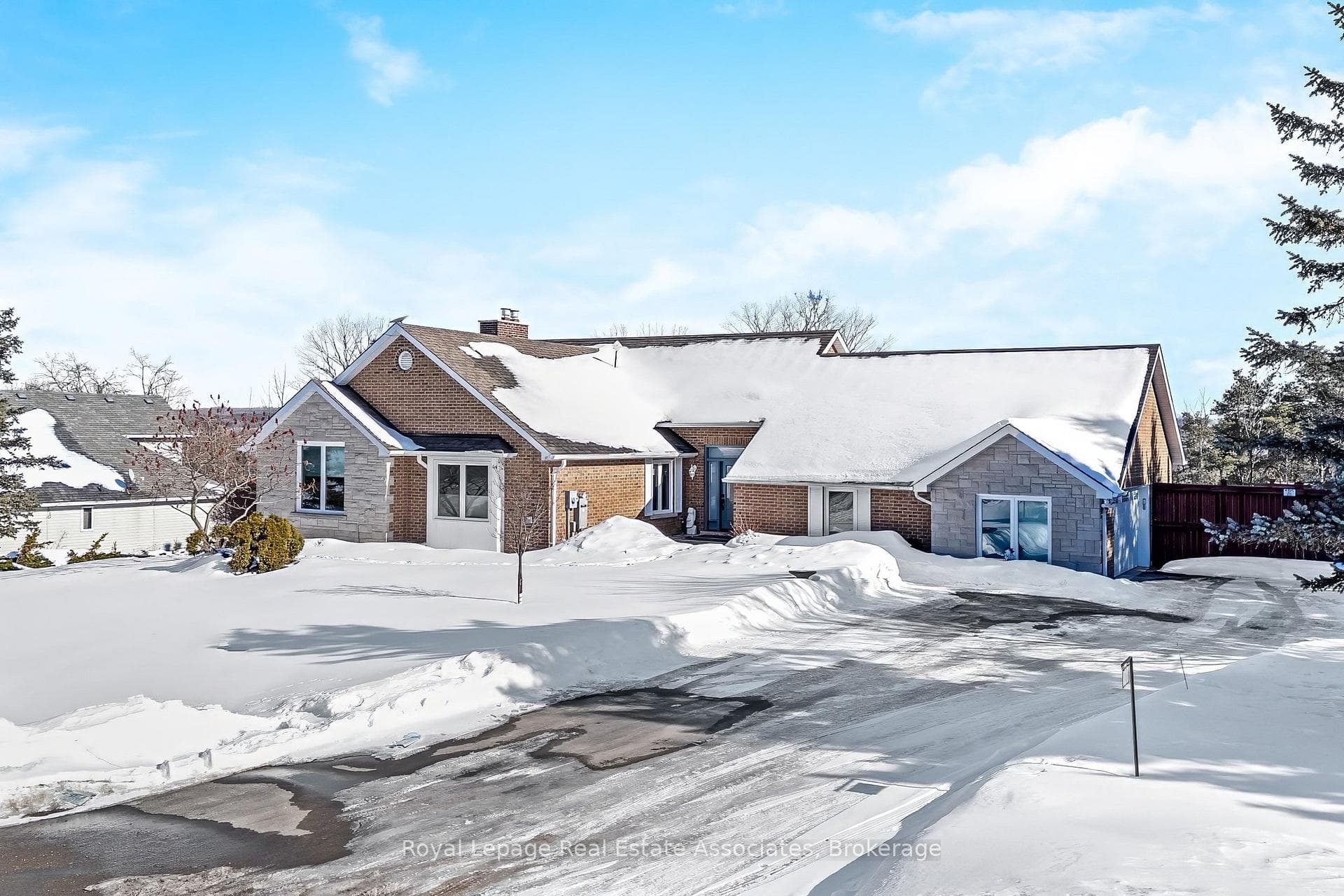 10 Kildare Drive photo 3