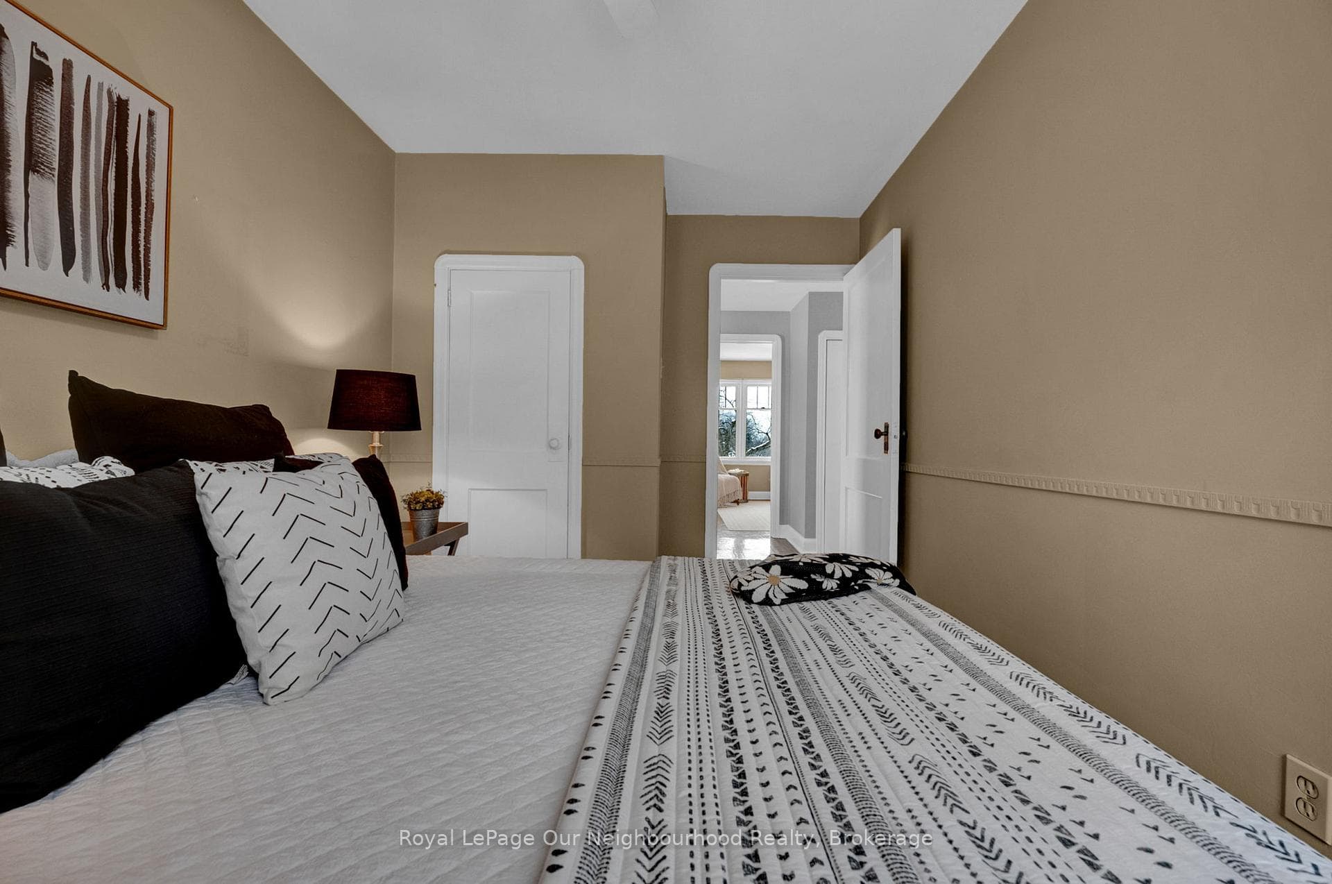 100 Buckingham Avenue photo 22