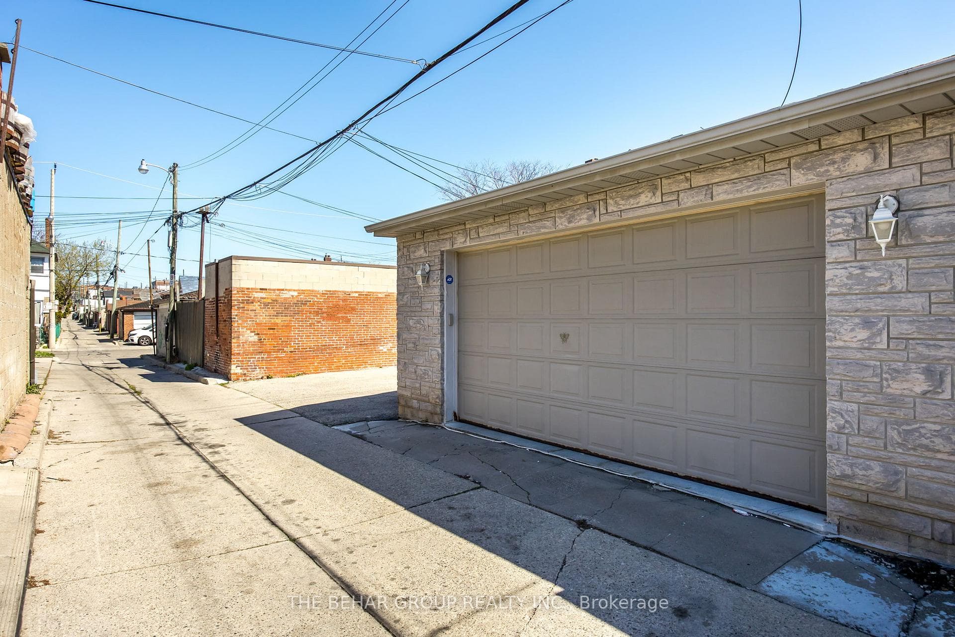 1840 Dufferin Street photo 10