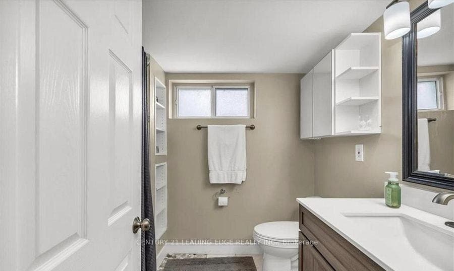 165 OAKRIDGE Drive photo 17