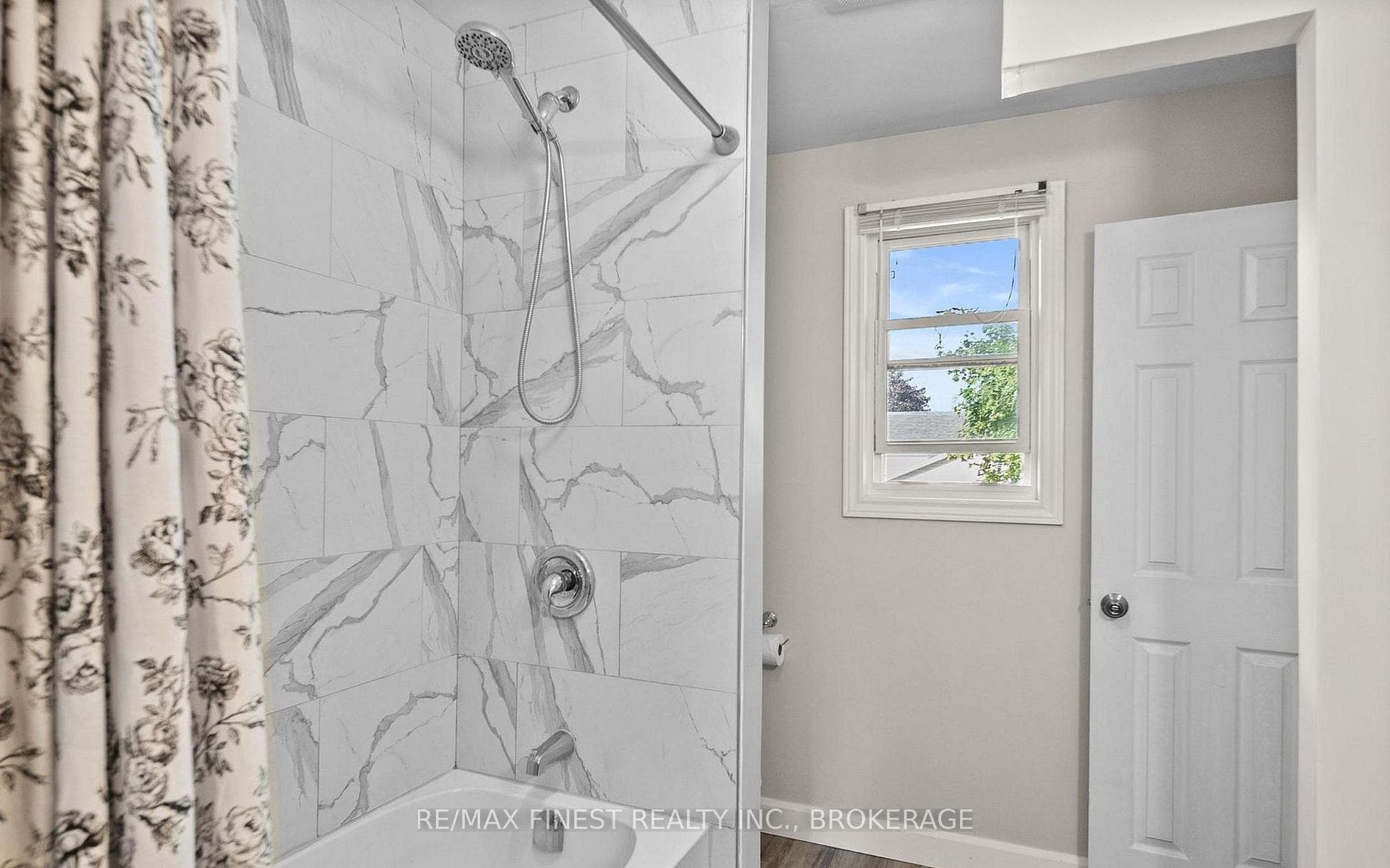 66 Nicholson Crescent photo 24