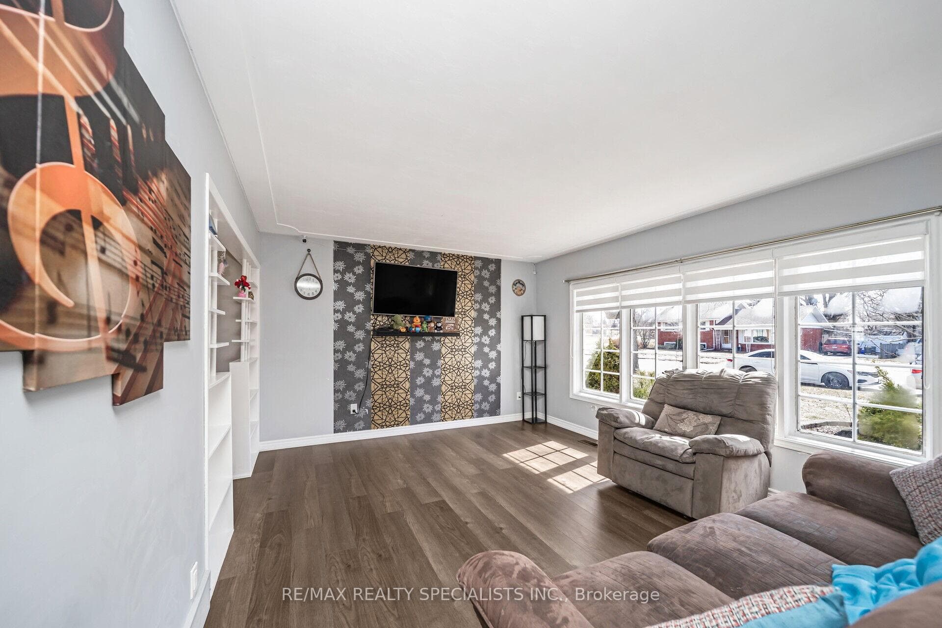 158 Hickson Drive photo 11