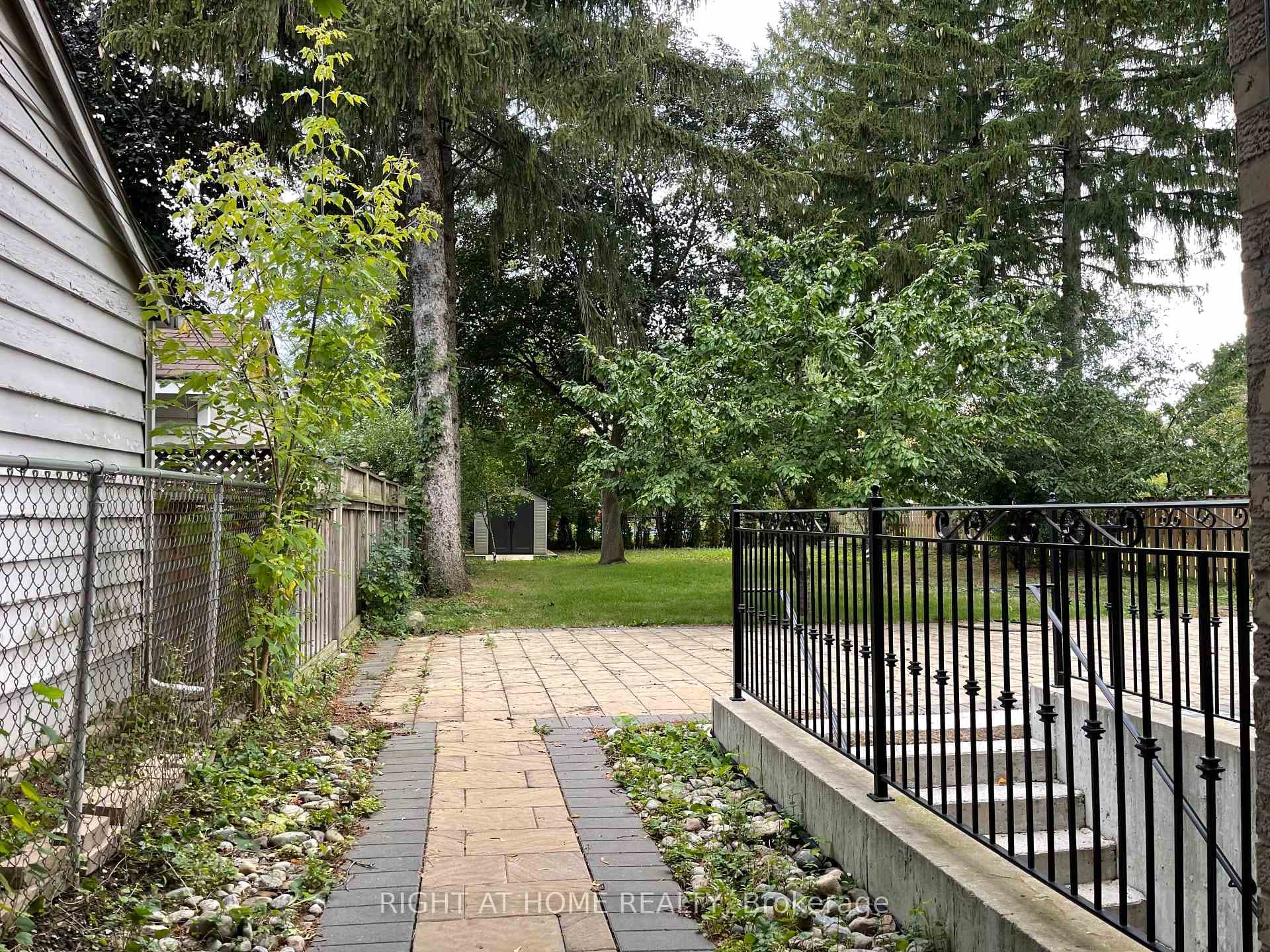 182 Sussex Avenue Unit bsmt. photo 2