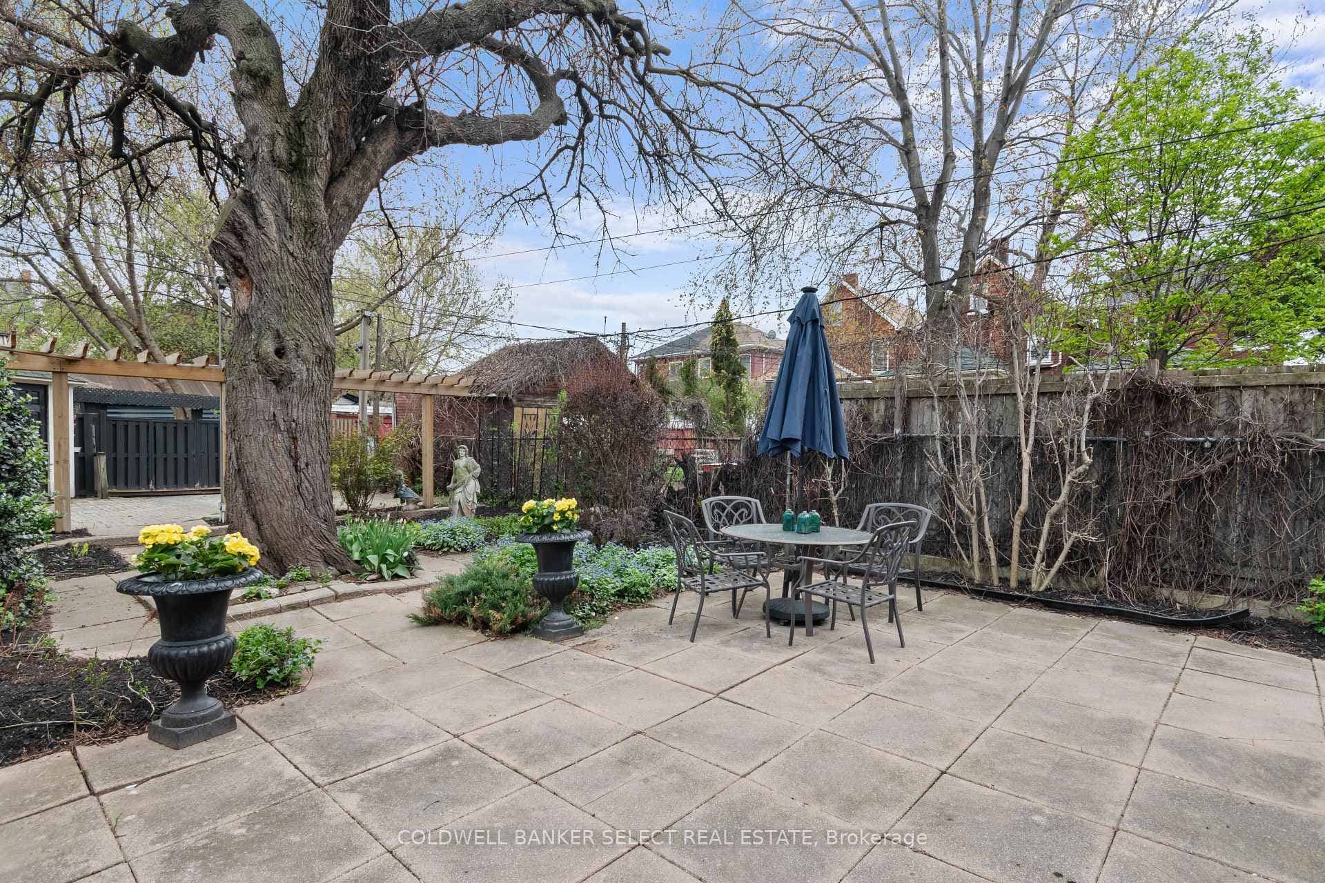 226 West Avenue photo 4