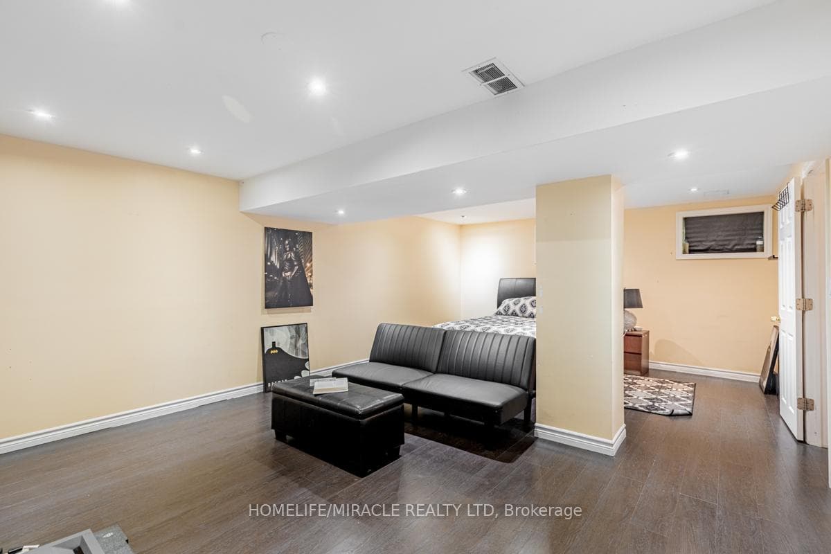 545 Woodbine Avenue photo 28