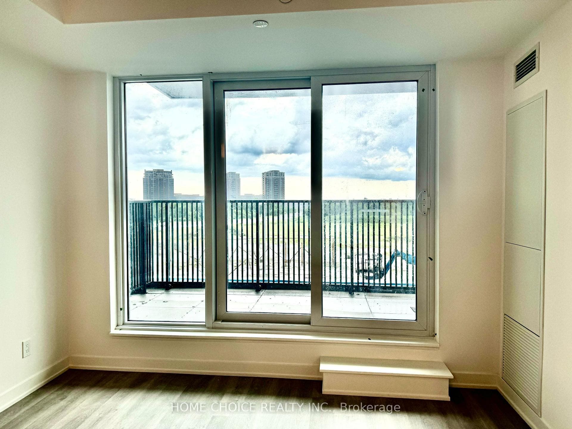 38 Simcoe Promenade Unit C309 photo 15
