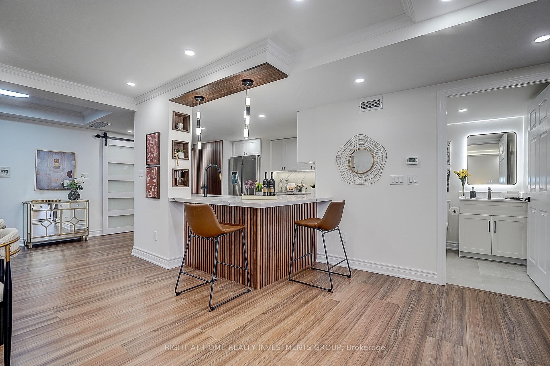 89 Skymark Drive Unit 511 photo 17
