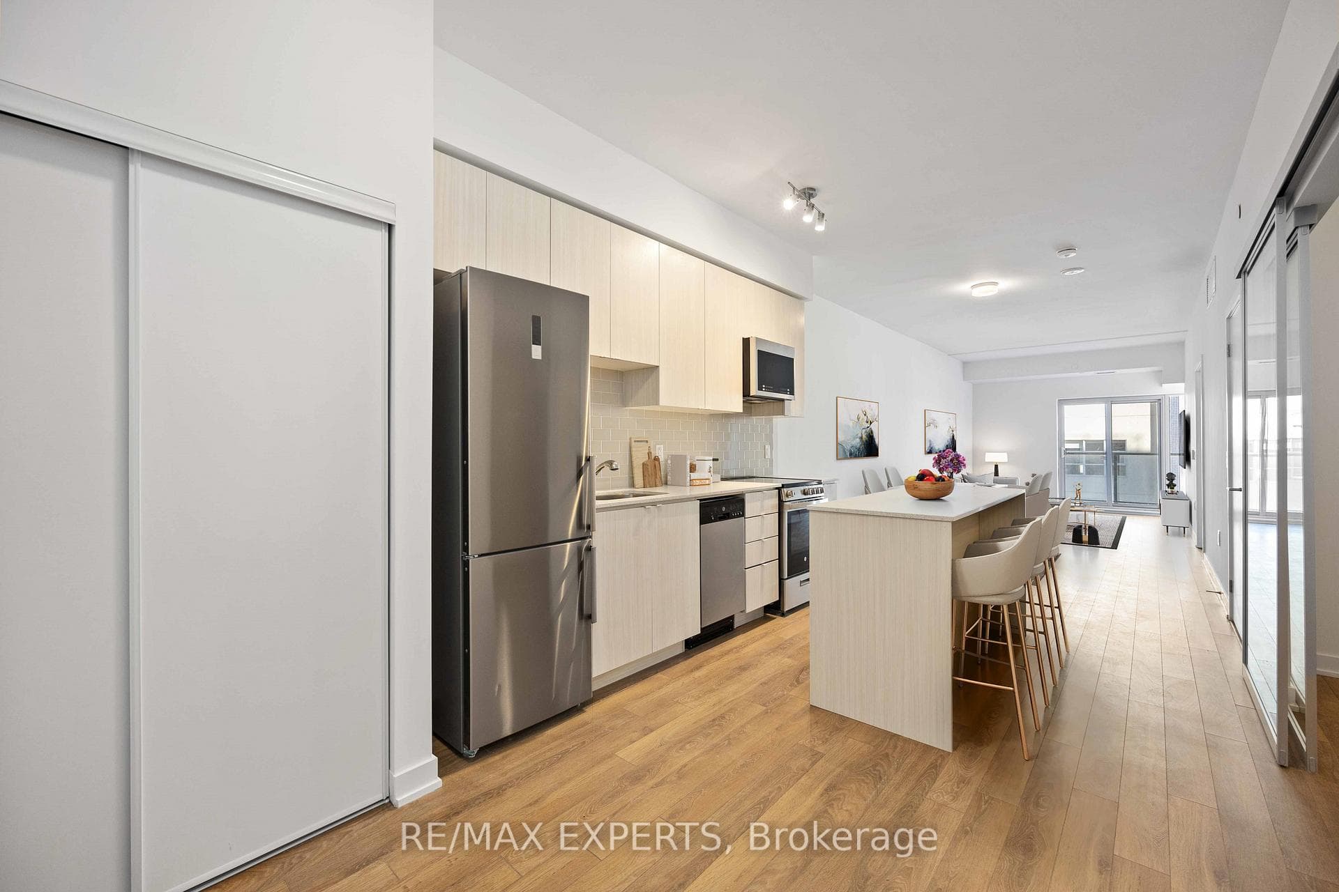 2433 Dufferin Street Unit 213 photo 5