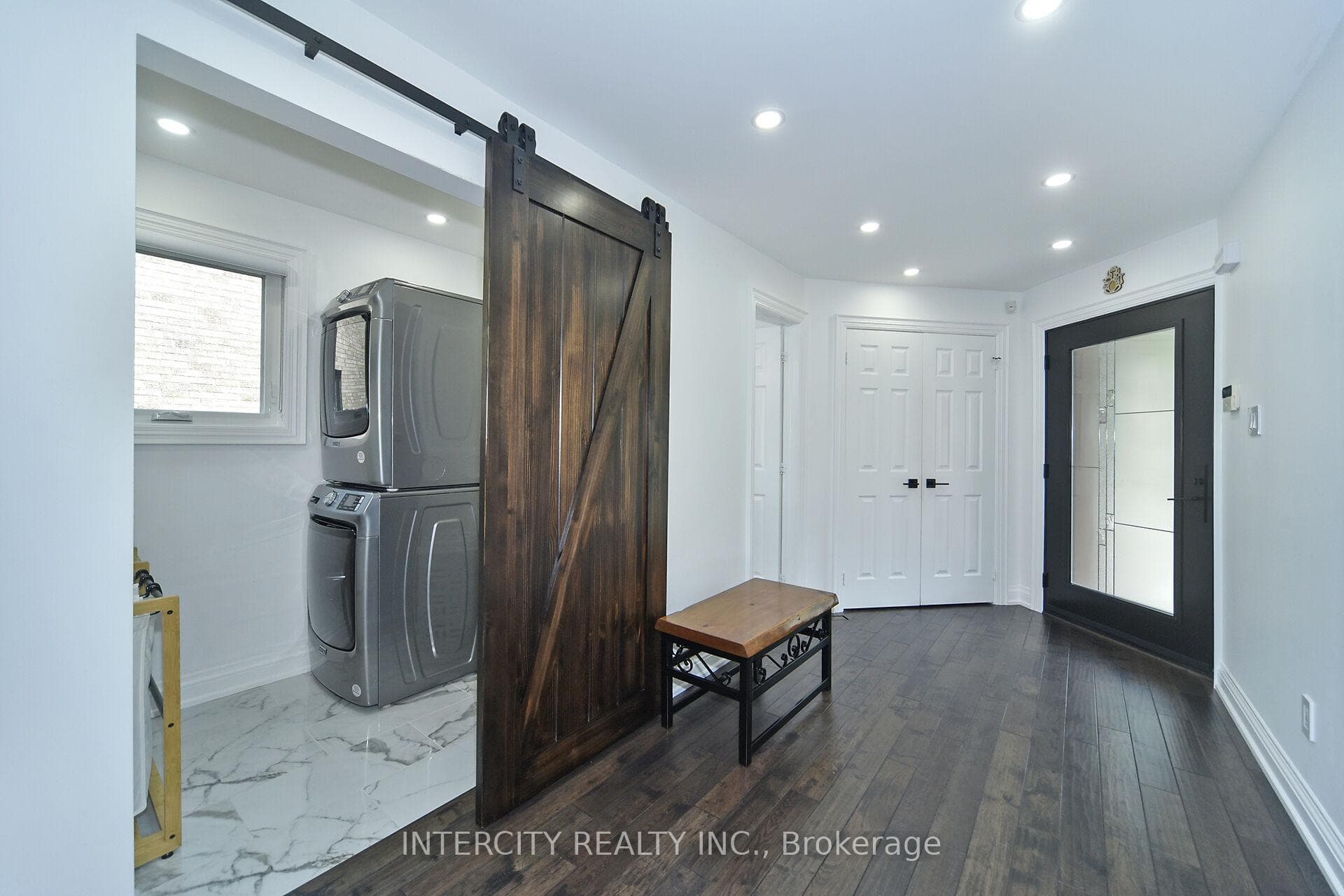 137 Largo Crescent photo 18