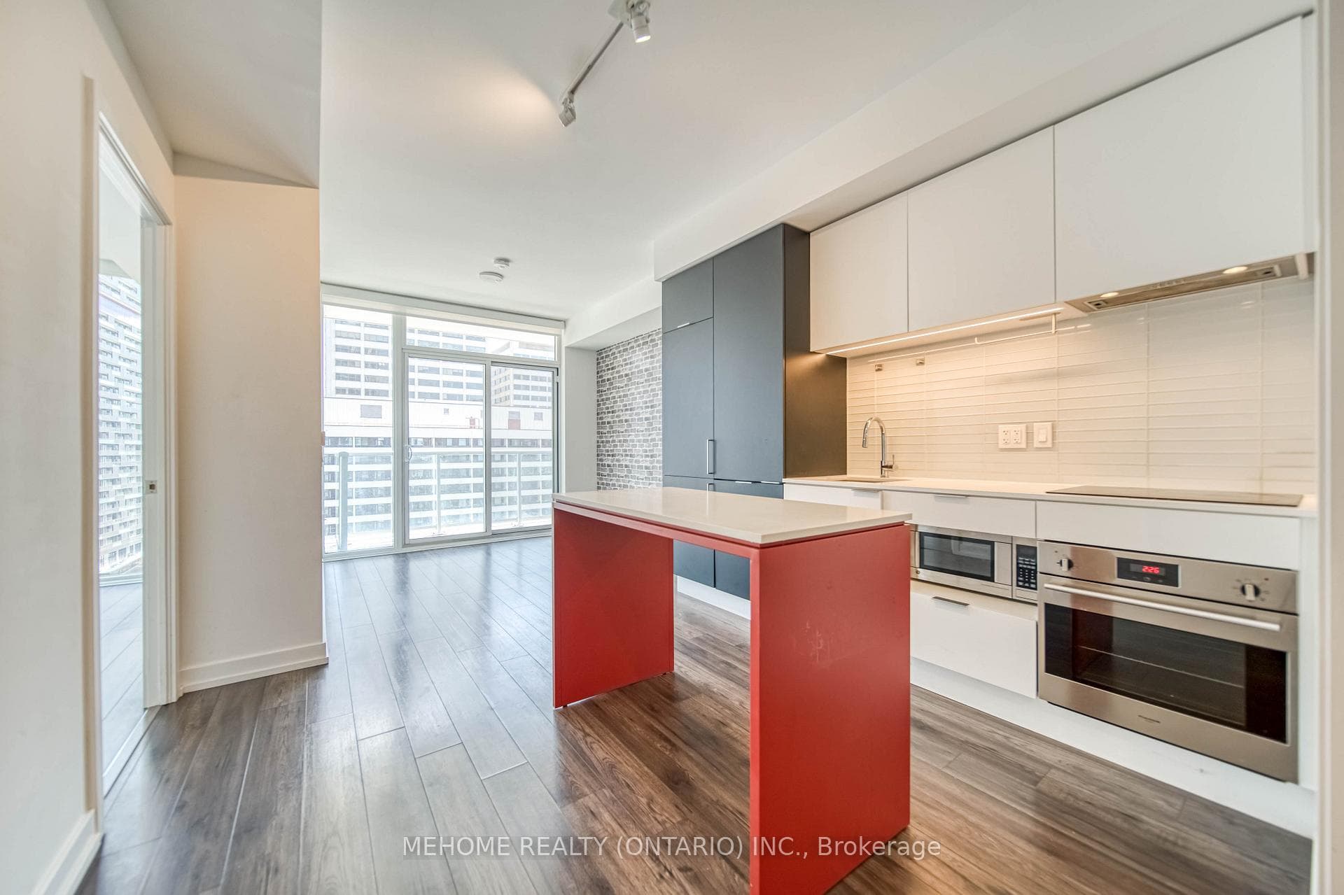 33 Helendale Avenue Unit 1307 photo 9