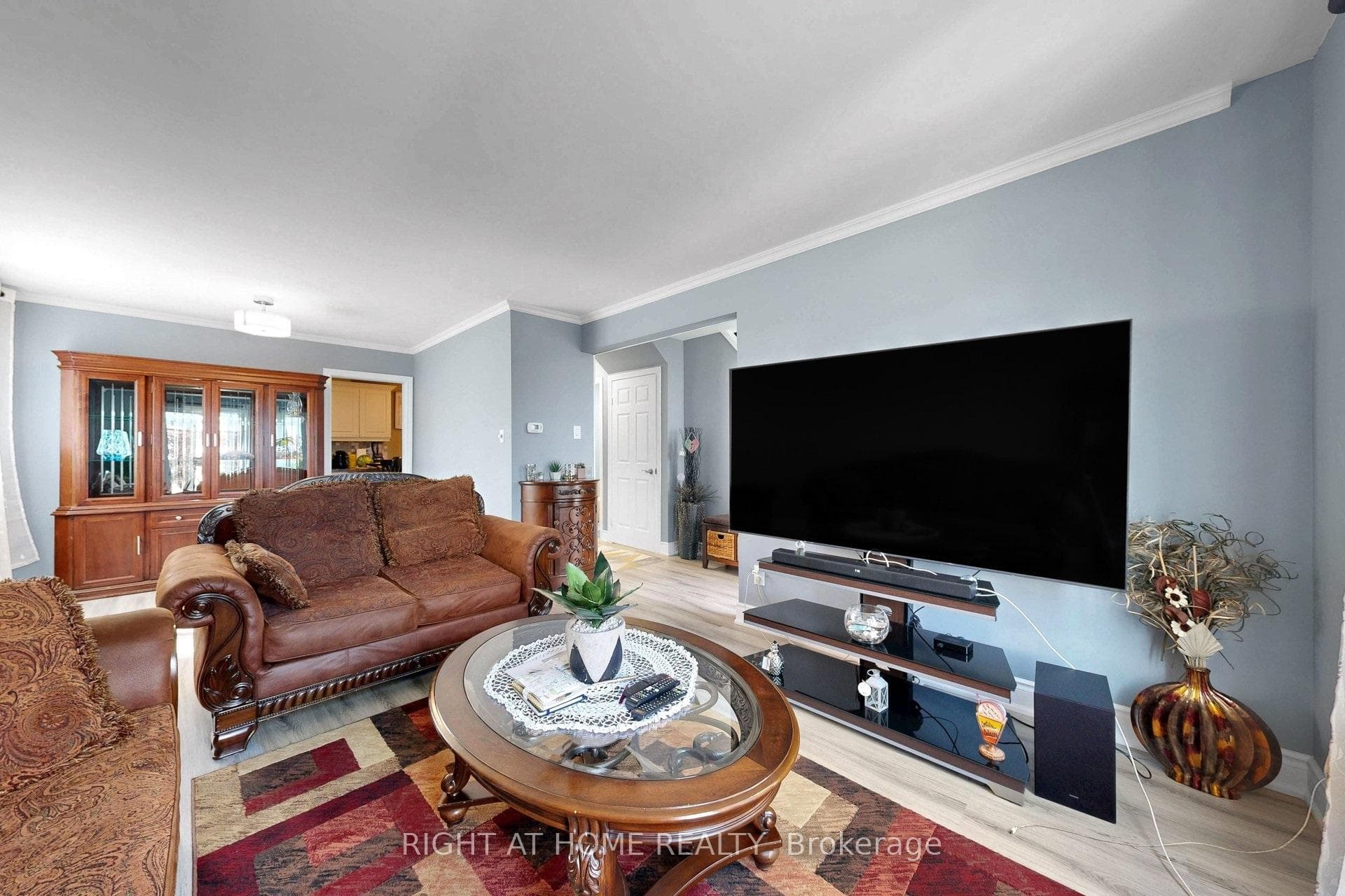 41 Flamingo Crescent photo 5