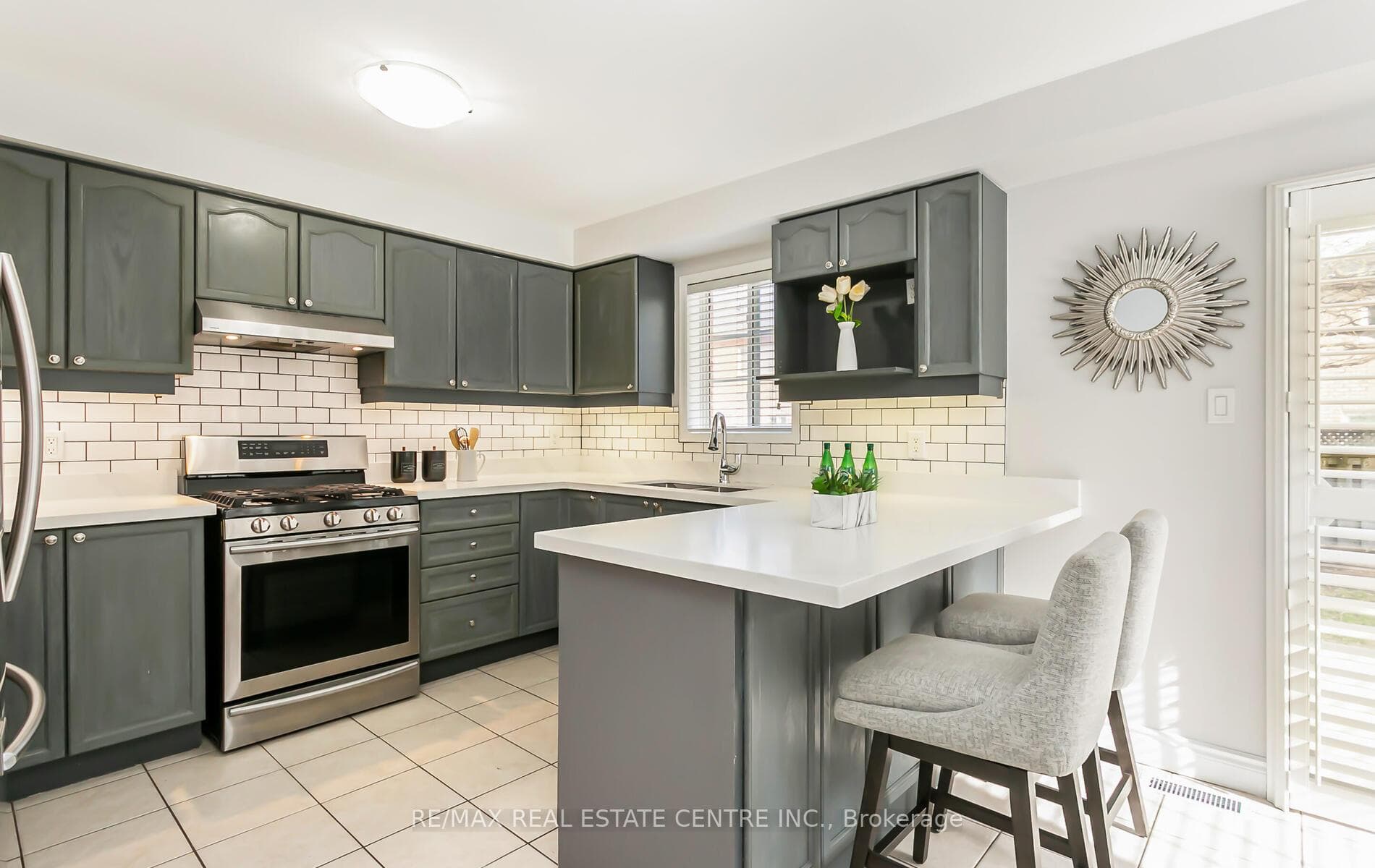 85 Viceroy Crescent photo 12