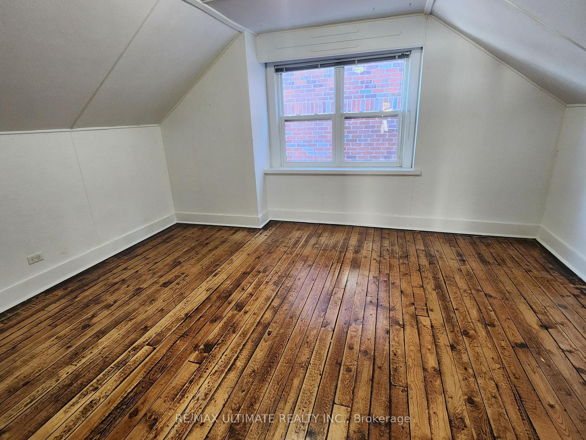 648 Glengrove Avenue photo 8