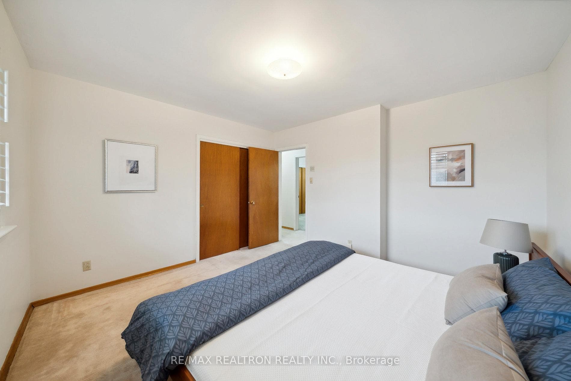 34 Purley Crescent photo 19