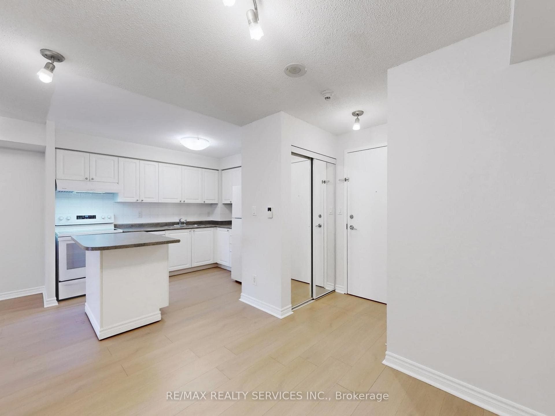 3880 Duke Of York Boulevard Unit 504 photo 24