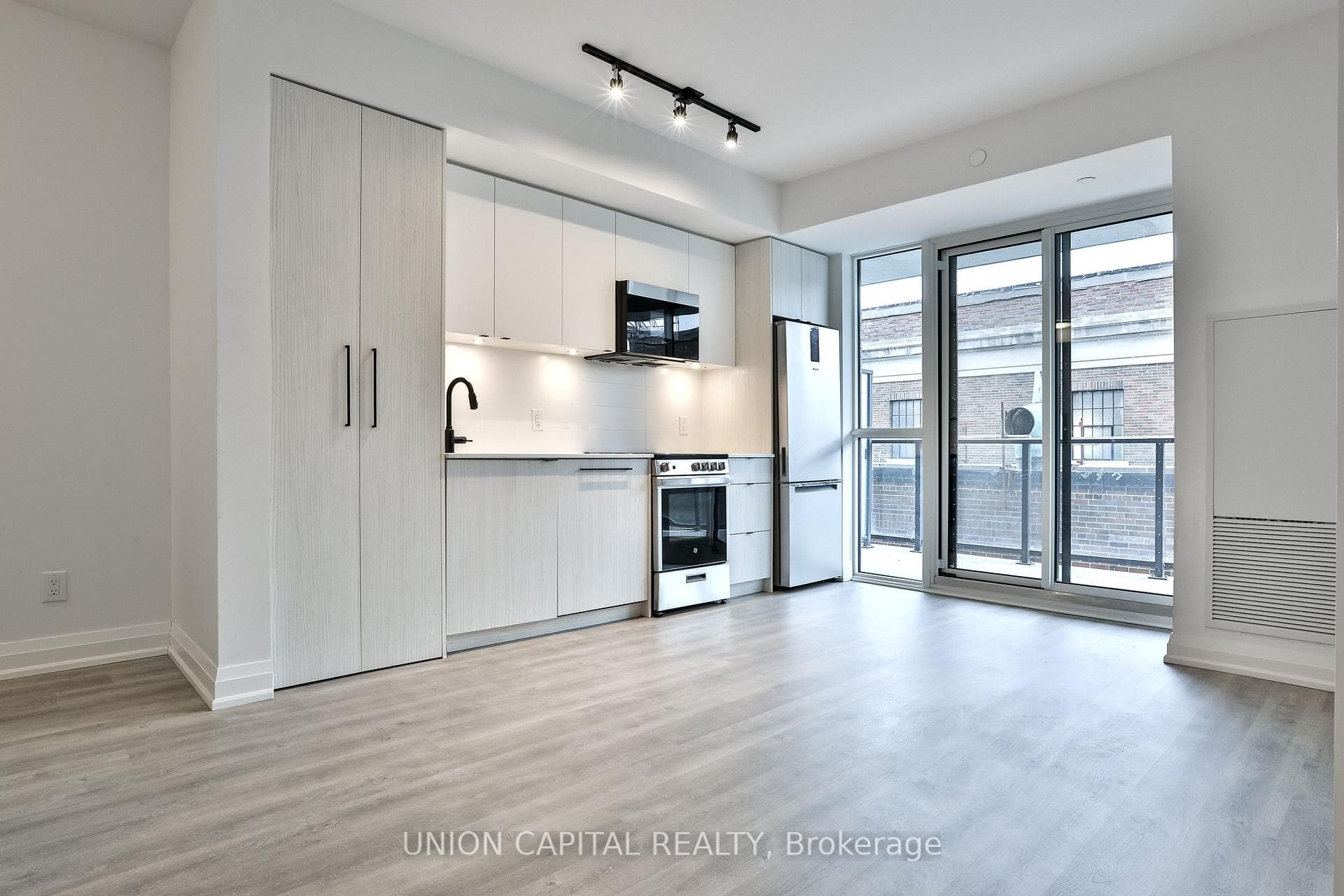 2369 Danforth Avenue Unit 319 photo 1