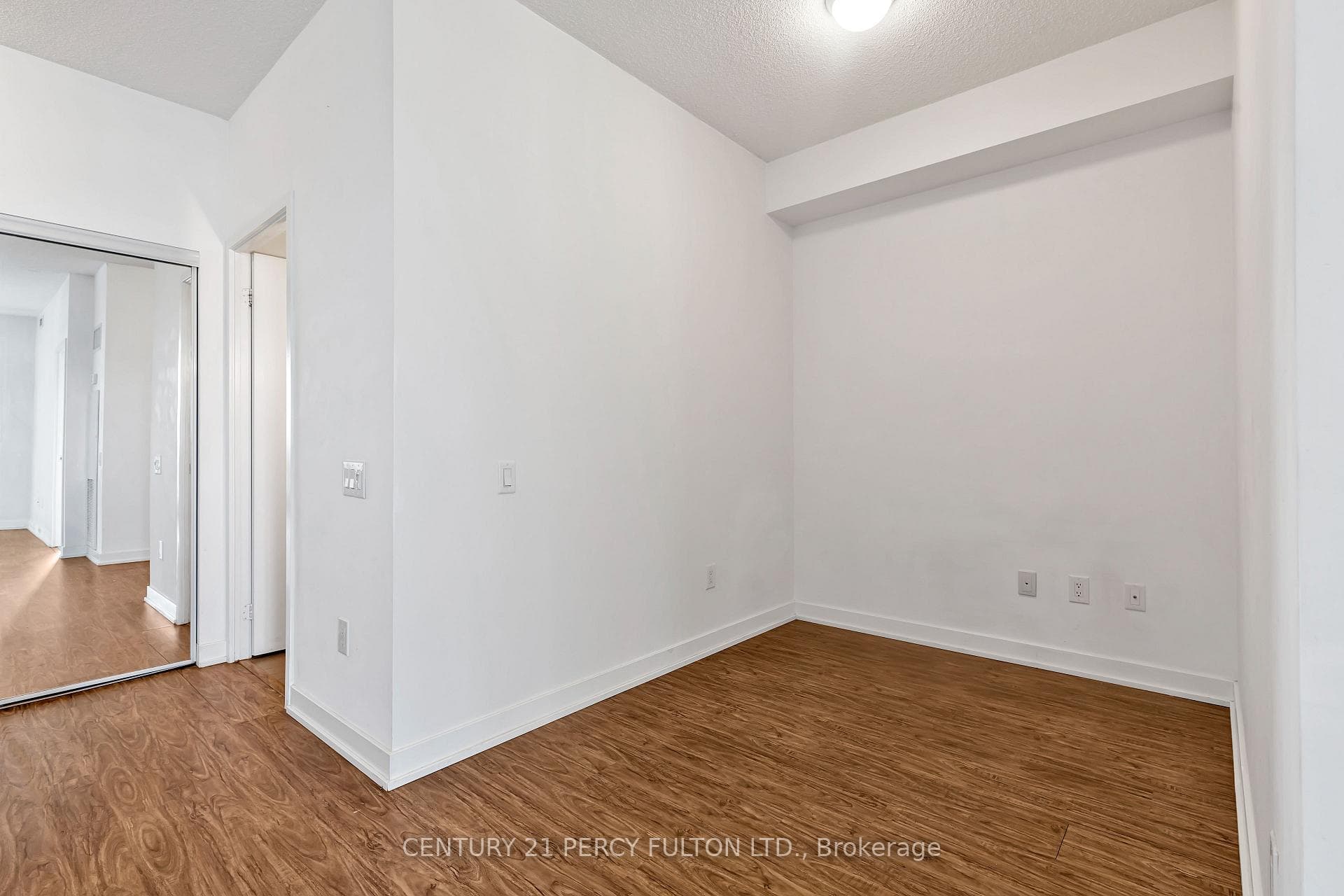 29 Singer Court Unit 2508 photo 16