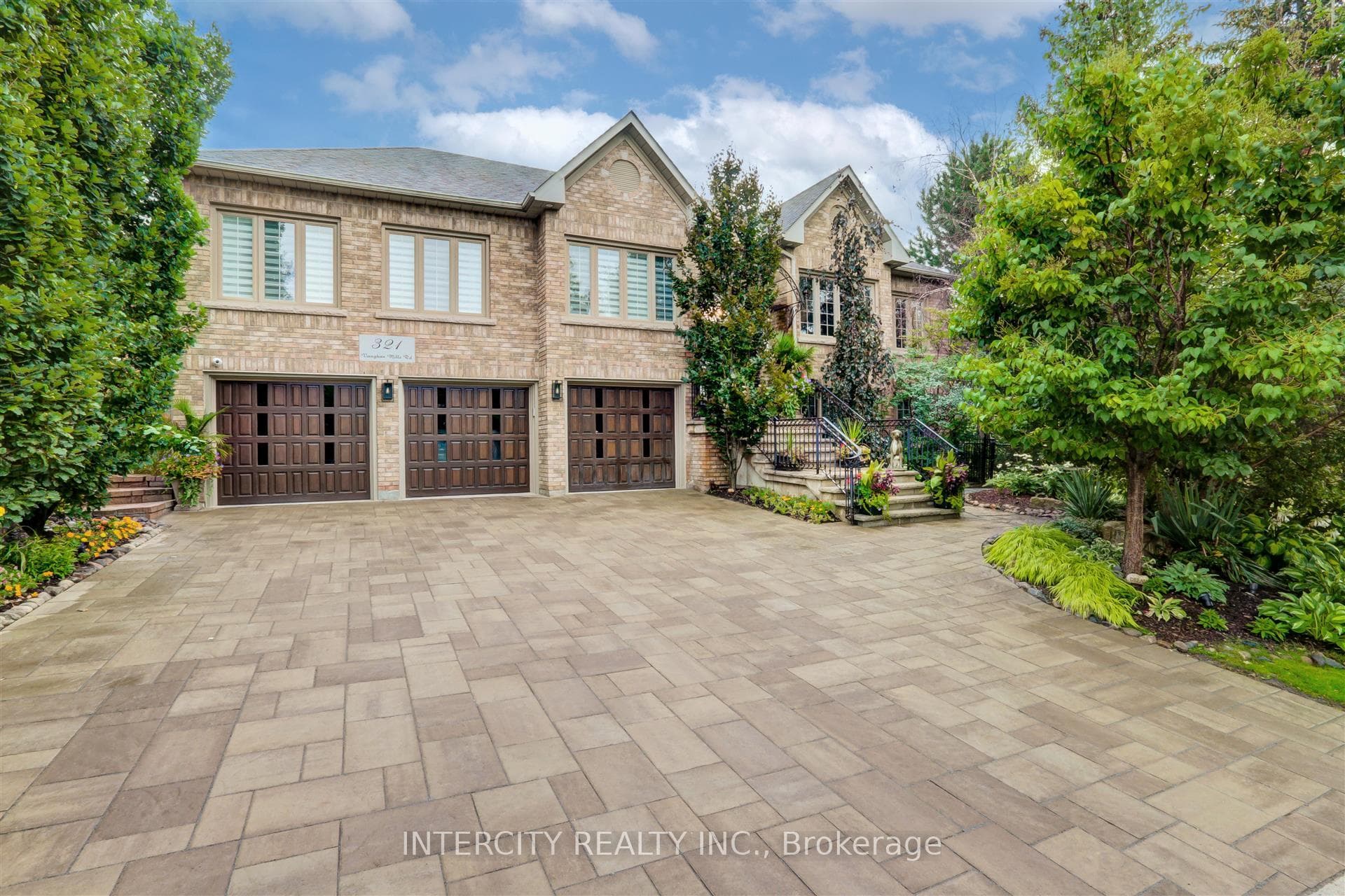 321 Vaughan Mills Road photo 1